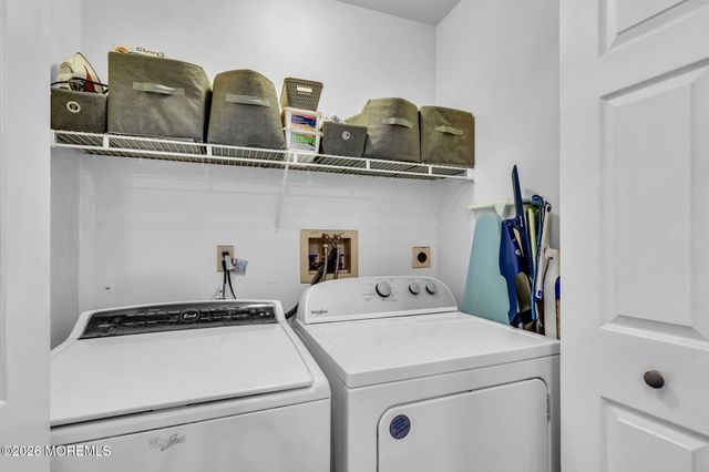 392 Begonia Court 3902, Toms River, NJ 08753