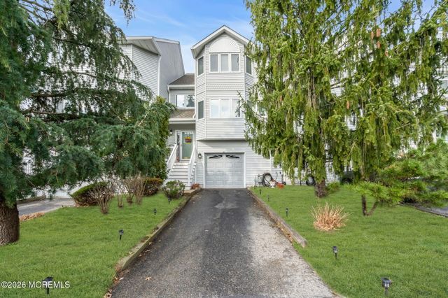 392 Begonia Court 3902, Toms River, NJ 08753