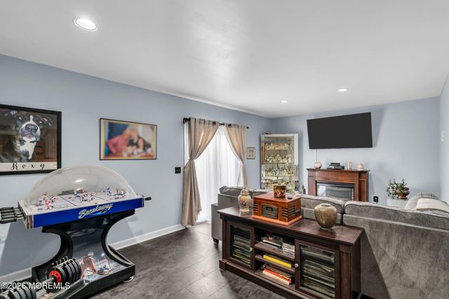 392 Begonia Court 3902, Toms River, NJ 08753