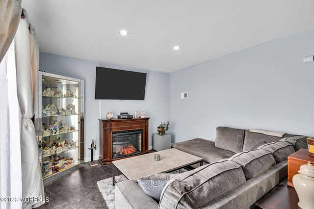 392 Begonia Court 3902, Toms River, NJ 08753