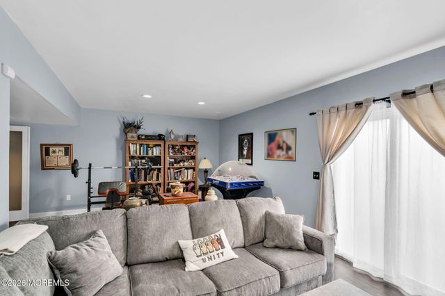 392 Begonia Court 3902, Toms River, NJ 08753