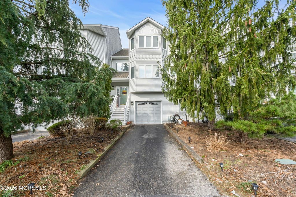 392 Begonia Court 3902, Toms River, NJ 08753