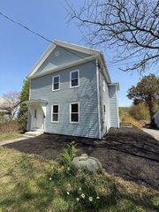 32 Main St, Monson, MA 01057