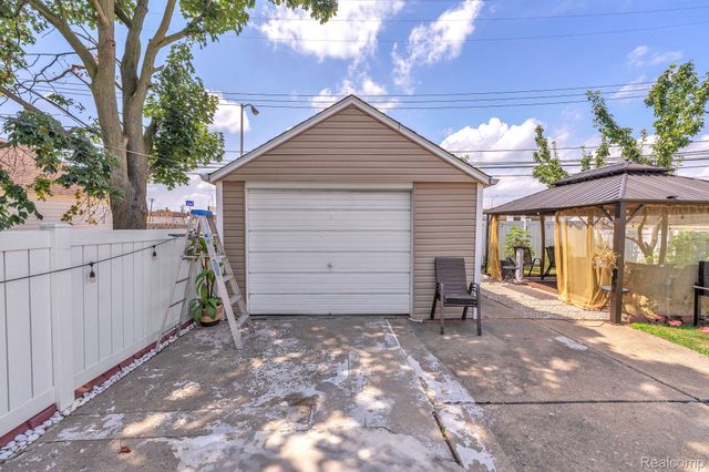 4061 Calhoun Street, Dearborn, MI 48126