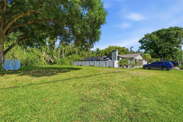 10 FRESHWATER DRIVE, Palm Harbor, FL 34684