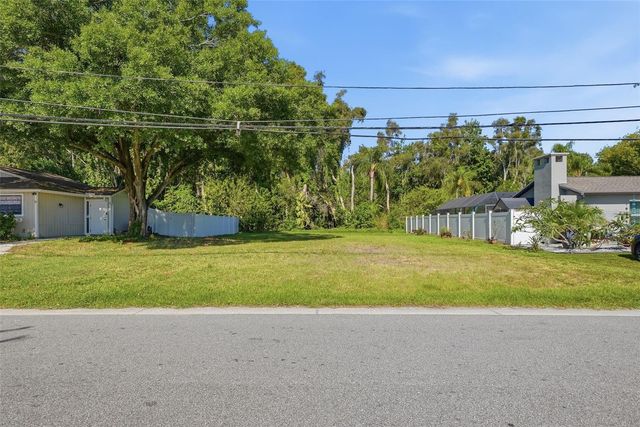 10 FRESHWATER DRIVE, Palm Harbor, FL 34684