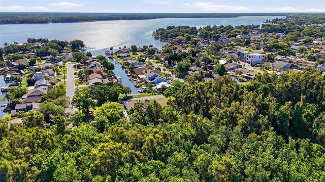 10 FRESHWATER DRIVE, Palm Harbor, FL 34684