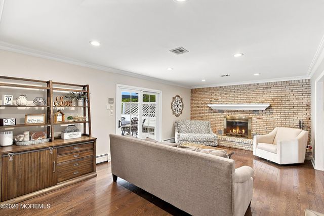 11 Sir Paul Court, Middletown, NJ 07748