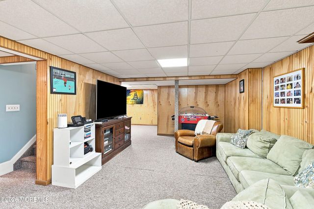 11 Sir Paul Court, Middletown, NJ 07748