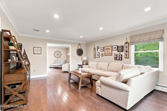 11 Sir Paul Court, Middletown, NJ 07748