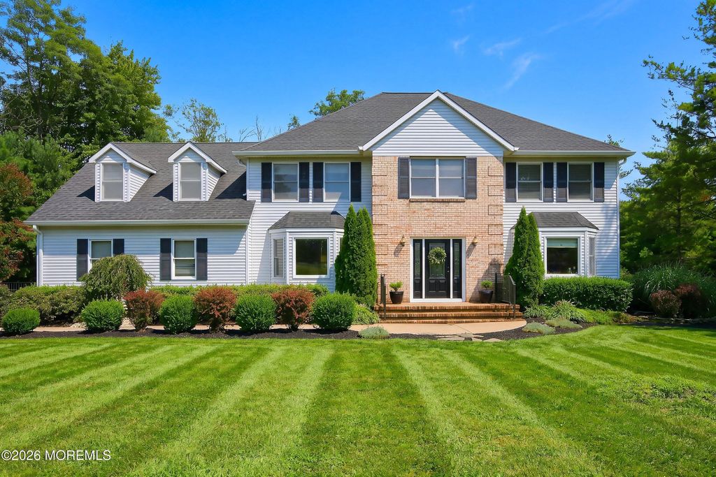 11 Sir Paul Court, Middletown, NJ 07748