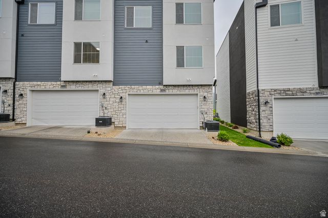 3078 N BEND LN, Layton, UT 84040