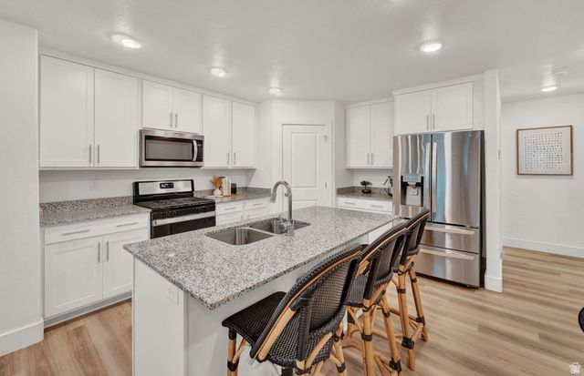 3078 N BEND LN, Layton, UT 84040