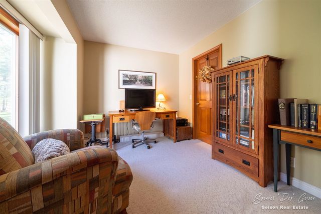 8717 River Oaks Circle, Greenville, MI 48838