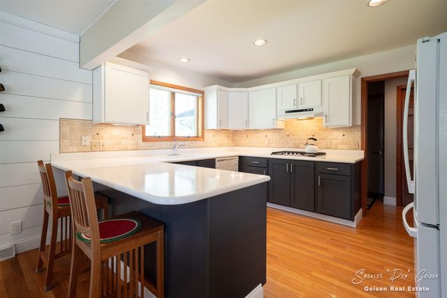8717 River Oaks Circle, Greenville, MI 48838