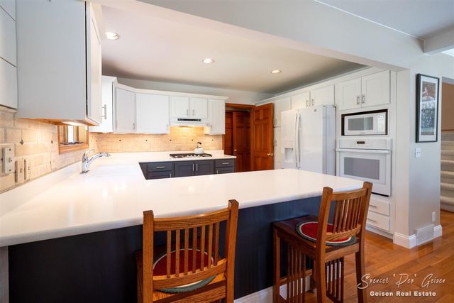 8717 River Oaks Circle, Greenville, MI 48838