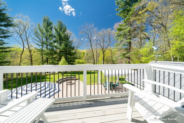 8717 River Oaks Circle, Greenville, MI 48838