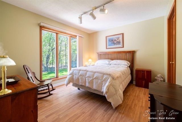 8717 River Oaks Circle, Greenville, MI 48838