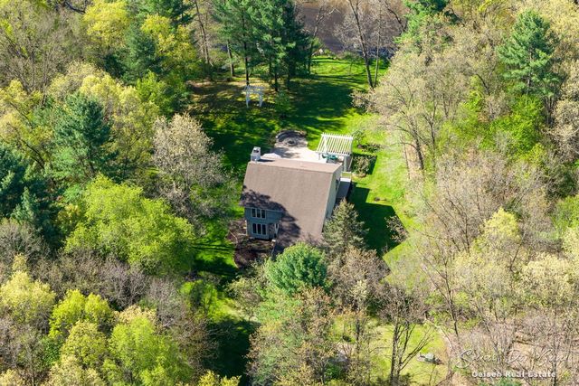 8717 River Oaks Circle, Greenville, MI 48838