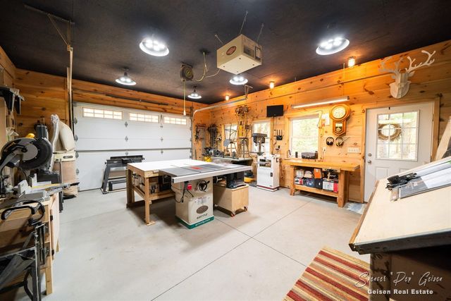 8717 River Oaks Circle, Greenville, MI 48838