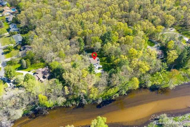 8717 River Oaks Circle, Greenville, MI 48838