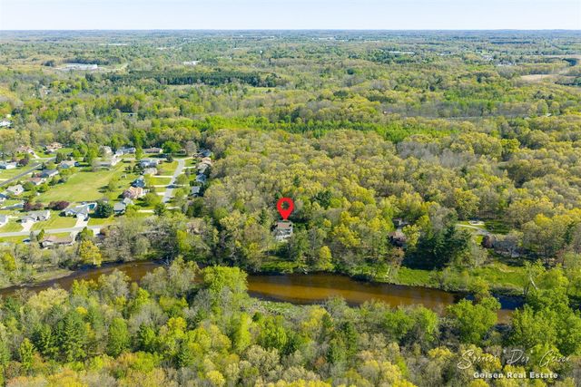 8717 River Oaks Circle, Greenville, MI 48838