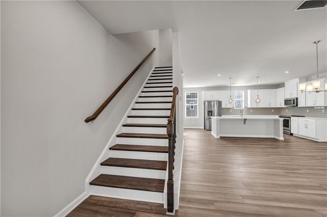 2713 Creek View Terrace NW, Atlanta, GA 30318