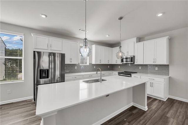 2713 Creek View Terrace NW, Atlanta, GA 30318