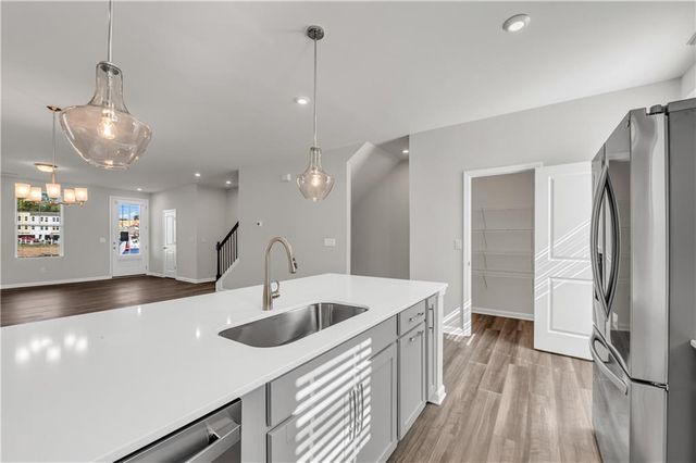 2713 Creek View Terrace NW, Atlanta, GA 30318