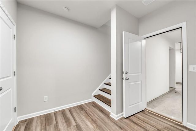 2713 Creek View Terrace NW, Atlanta, GA 30318