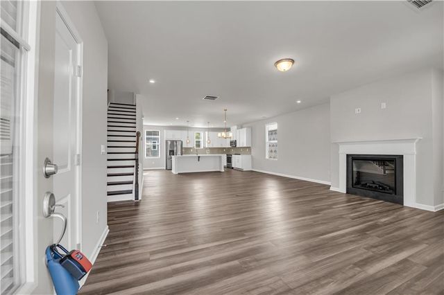 2713 Creek View Terrace NW, Atlanta, GA 30318