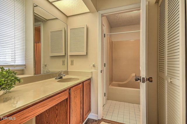 130 Quail Run 130, Bristol, VA 24201