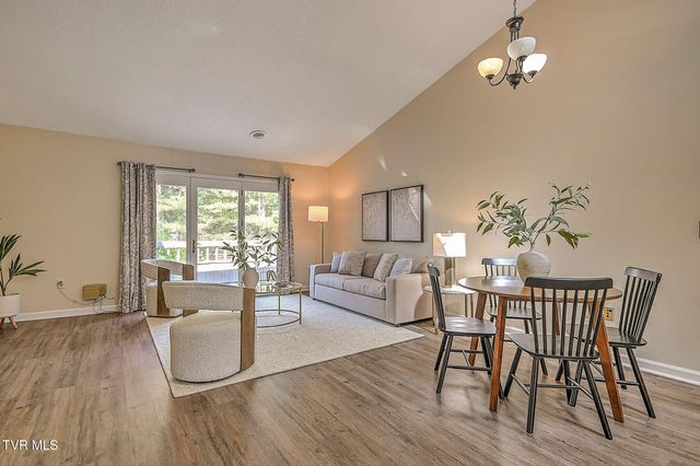 130 Quail Run 130, Bristol, VA 24201