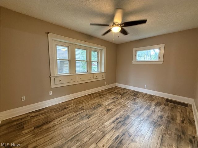 897 Polk Avenue, Akron, OH 44314