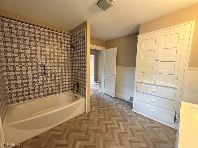 897 Polk Avenue, Akron, OH 44314