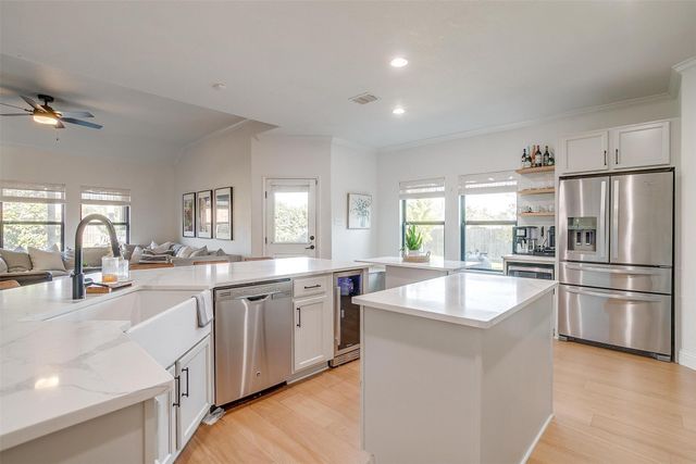 301 Sunspike Court, Burleson, TX 76028