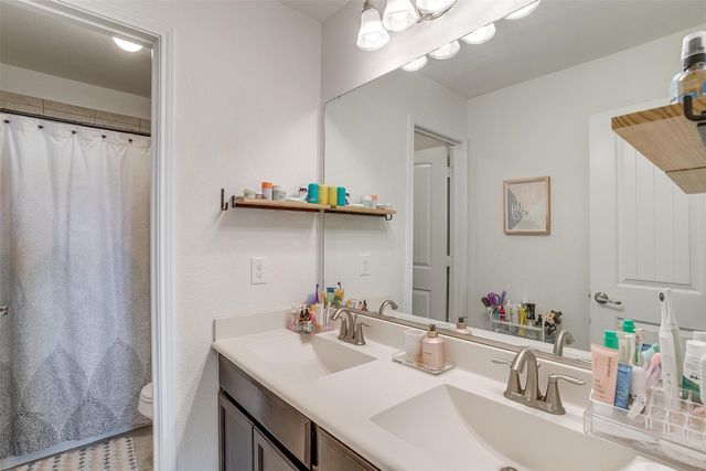 301 Sunspike Court, Burleson, TX 76028