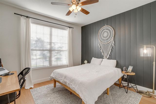 301 Sunspike Court, Burleson, TX 76028