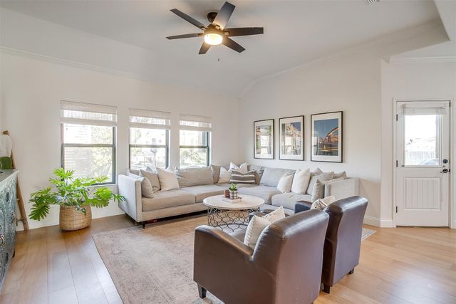 301 Sunspike Court, Burleson, TX 76028