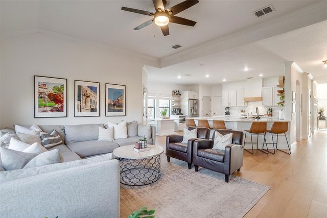 301 Sunspike Court, Burleson, TX 76028
