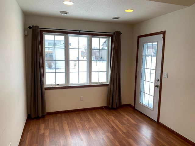 606 32nd Street N, Moorhead, MN 56560