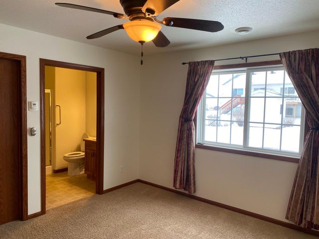 606 32nd Street N, Moorhead, MN 56560