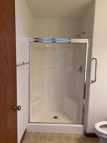 606 32nd Street N, Moorhead, MN 56560