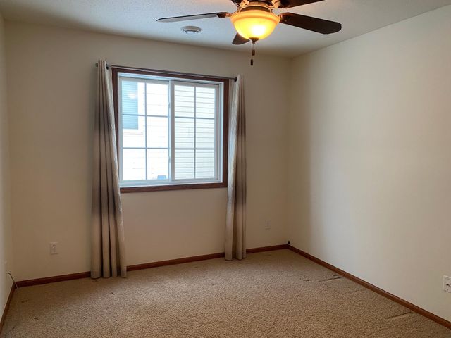 606 32nd Street N, Moorhead, MN 56560