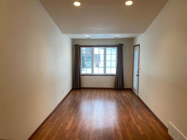 606 32nd Street N, Moorhead, MN 56560