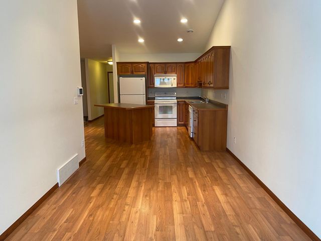 606 32nd Street N, Moorhead, MN 56560