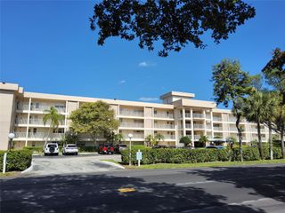 3151 S Palm Aire Dr 309, Pompano Beach, FL 33069
