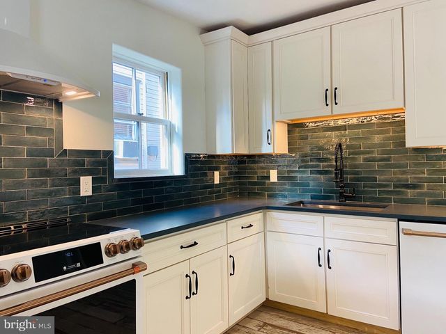 88 S CLINTON ST, Doylestown, PA 18901