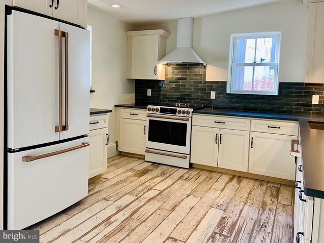 88 S CLINTON ST, Doylestown, PA 18901