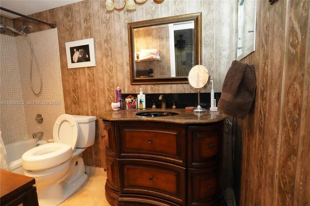 226 Wellington G G, West Palm Beach, FL 33417